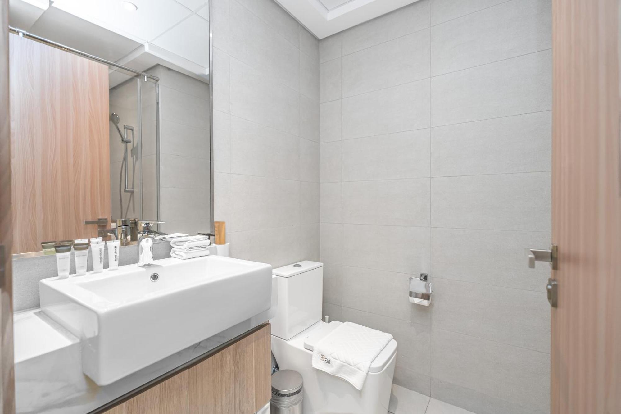 Escape24 Stylish Studio Azizi Riviera 8 Meydan One Dubai Eksteriør billede